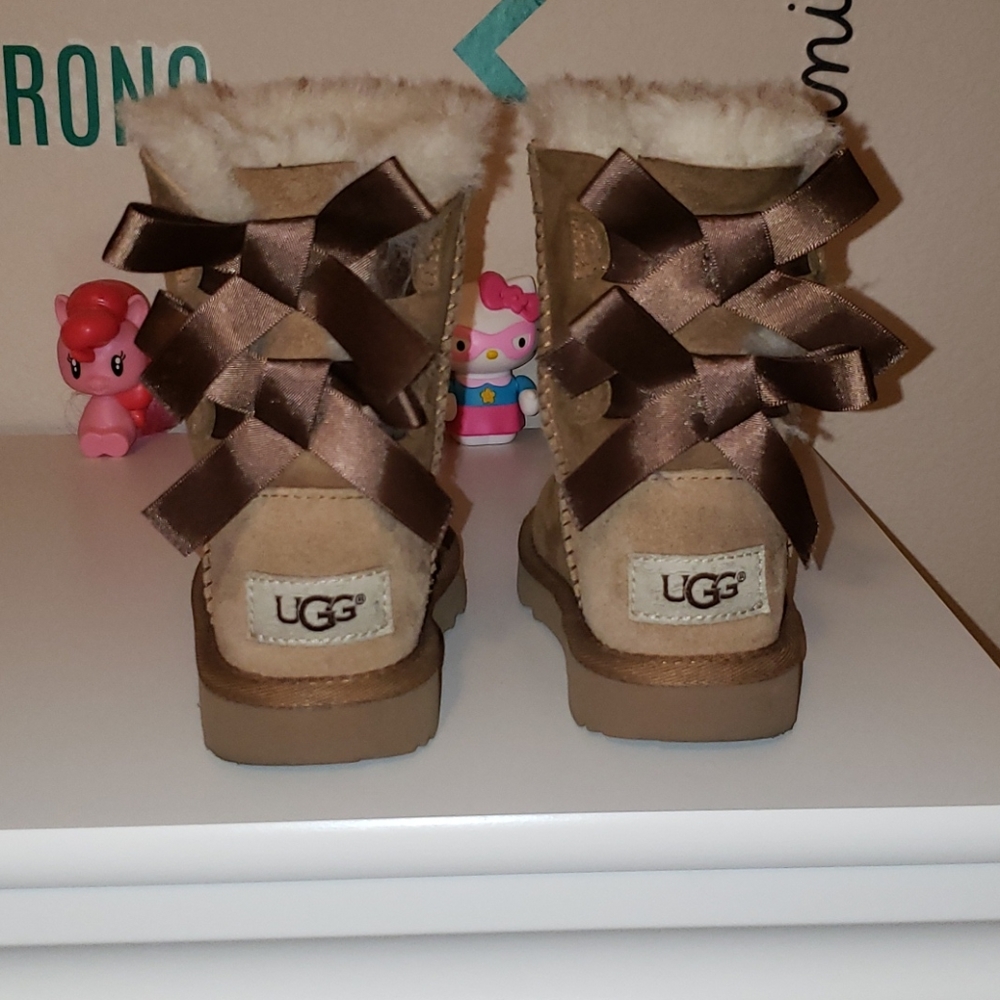 UGG